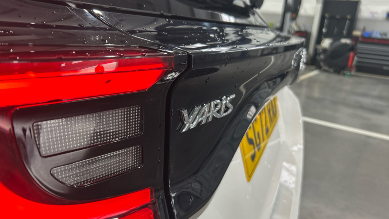 Toyota Yaris 1.5 Hybrid Design 5dr CVT Hybrid Hatchback